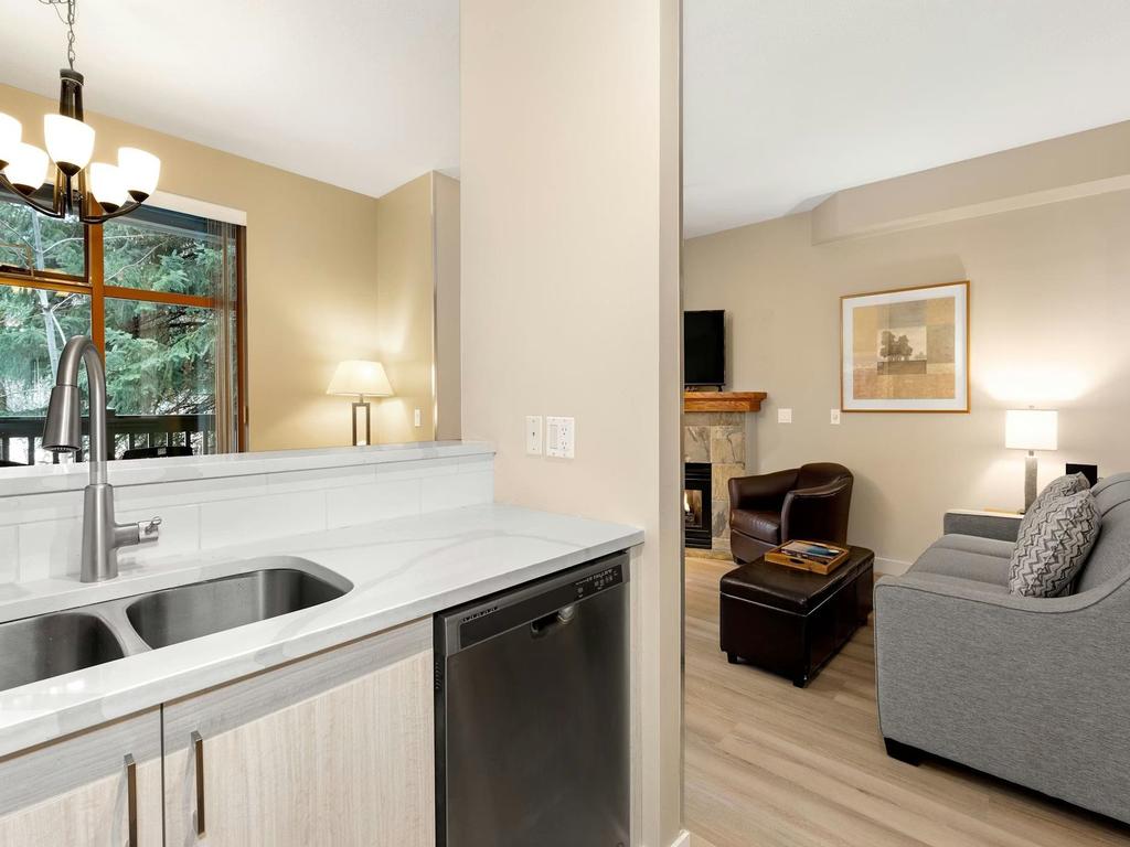 Listing Image for R3070401