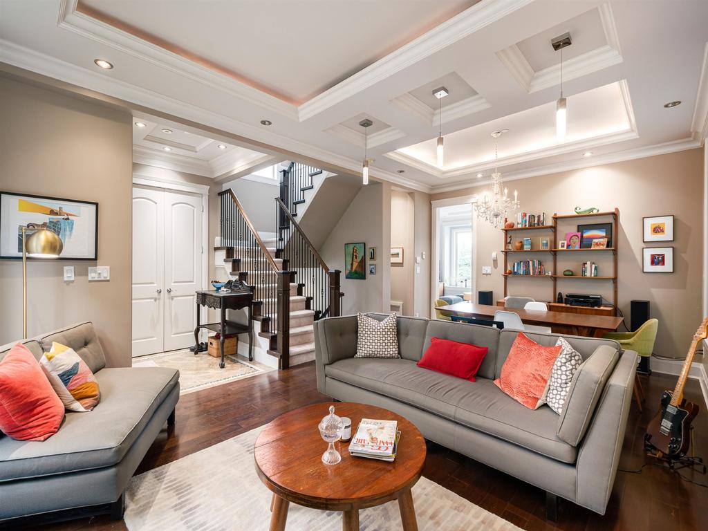 Listing Image for R3070428