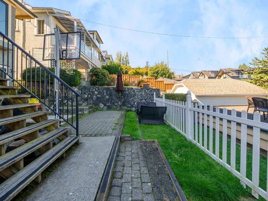 Listing Image for R3070428