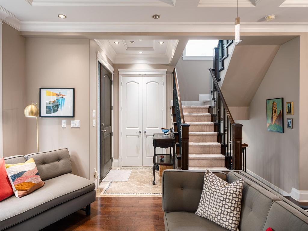 Listing Image for R3070428