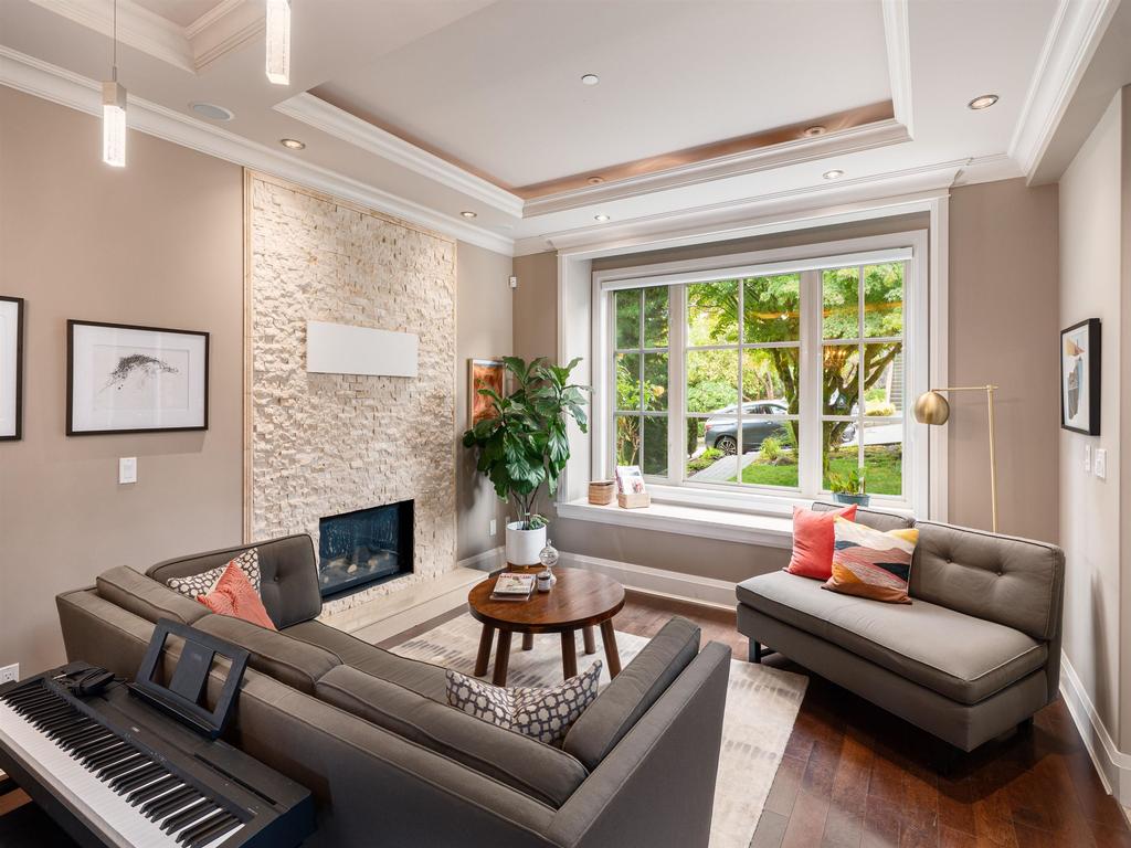 Listing Image for R3070428