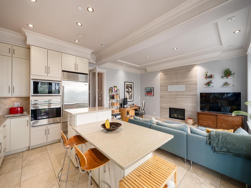 Listing Image for R3070428