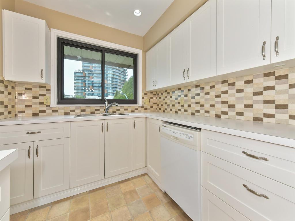 Listing Image for R3070430