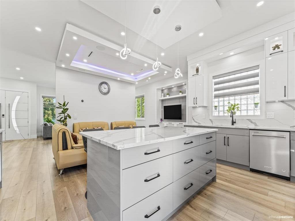 Listing Image for R3070437