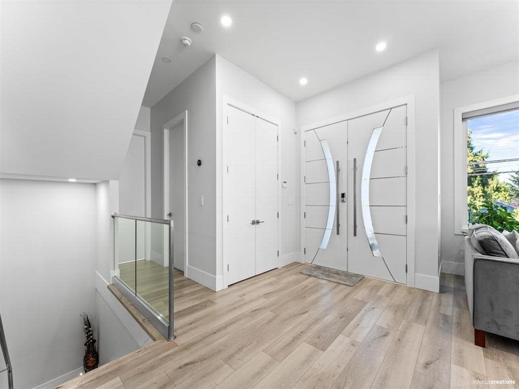 Listing Image for R3070437