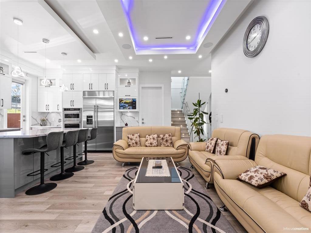 Listing Image for R3070437