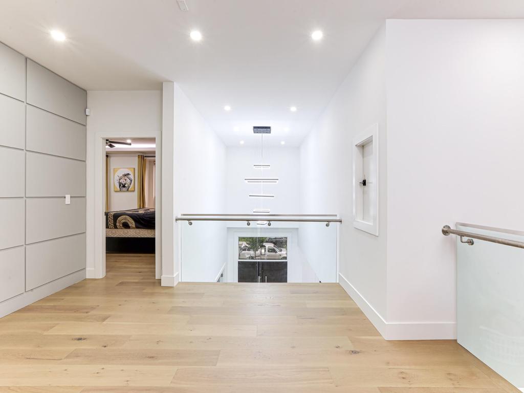 Listing Image for R3070438