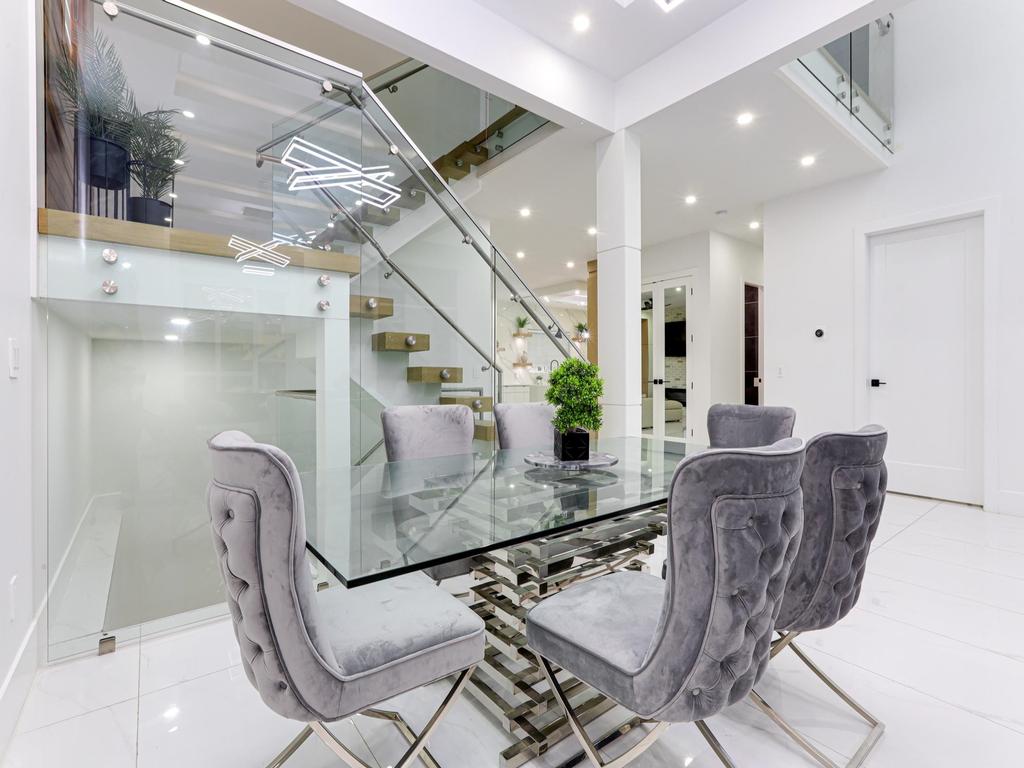 Listing Image for R3070438