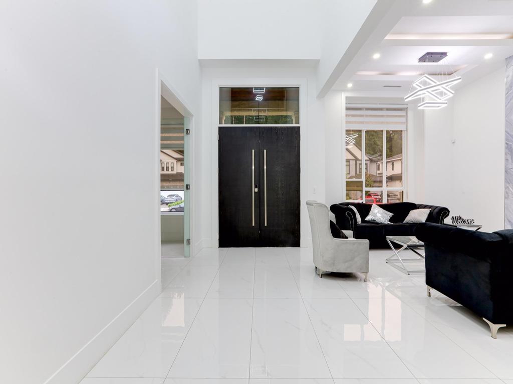 Listing Image for R3070438