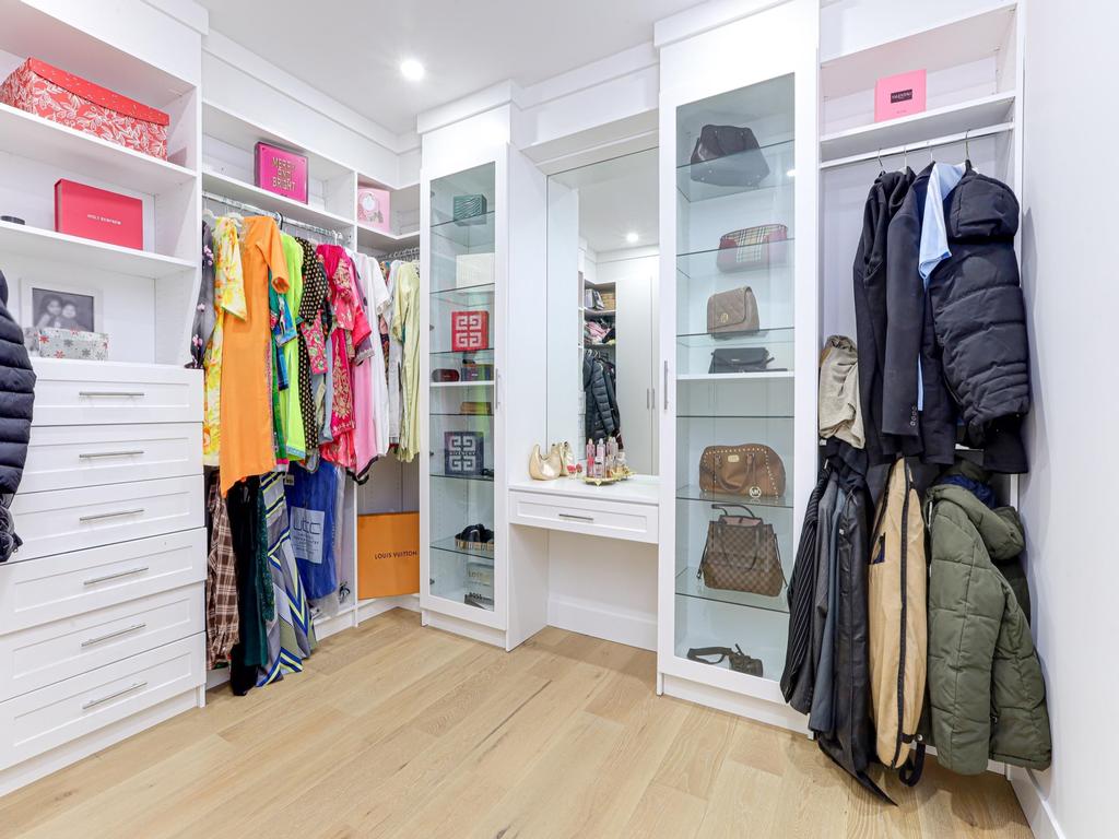 Listing Image for R3070438