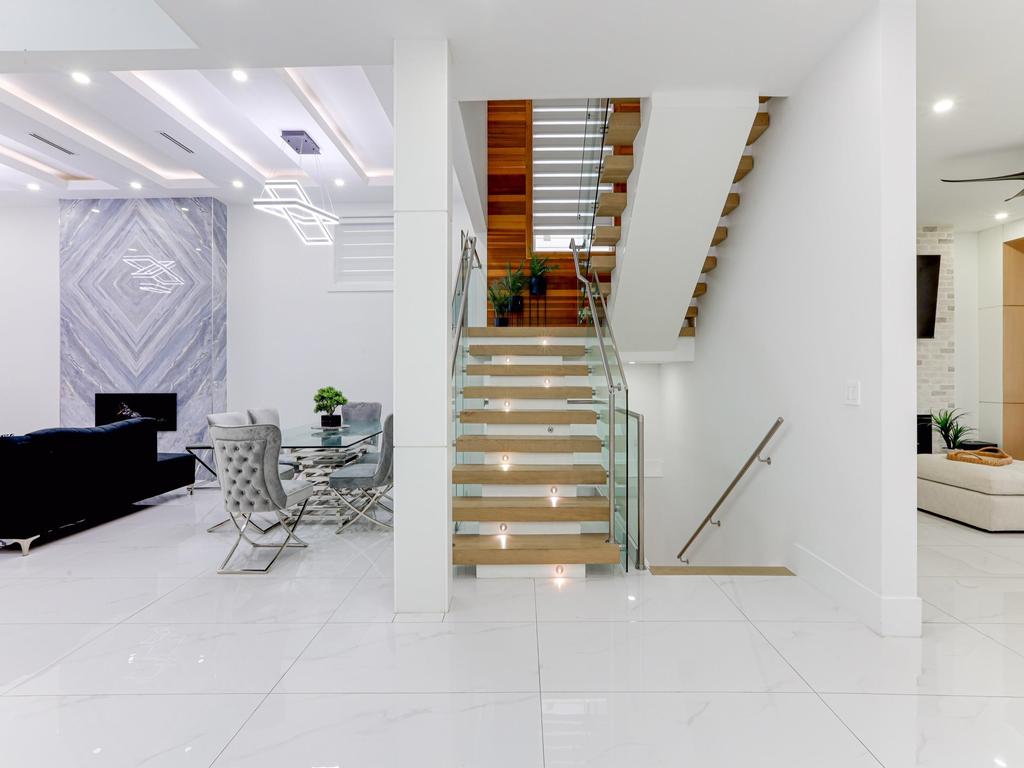 Listing Image for R3070438