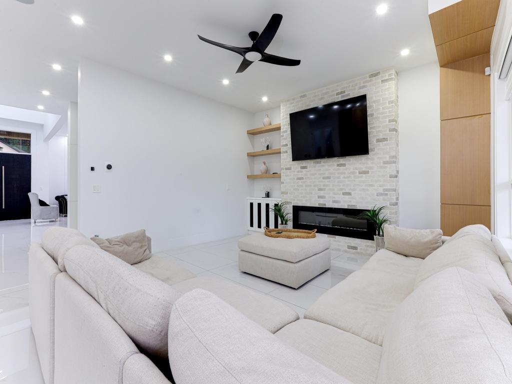 Listing Image for R3070438