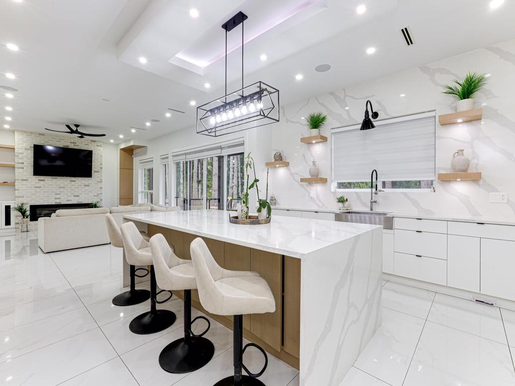 Listing Image for R3070438