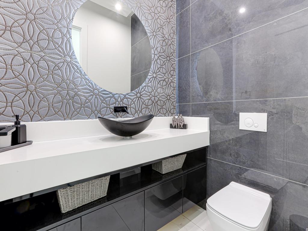 Listing Image for R3070438