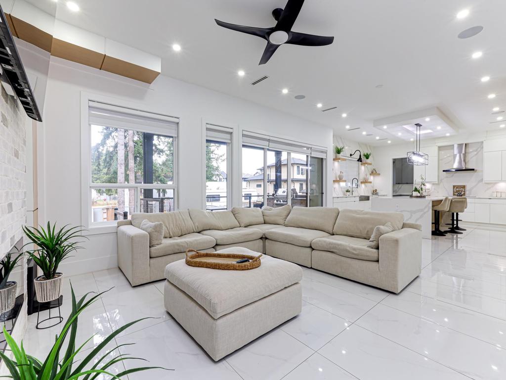 Listing Image for R3070438