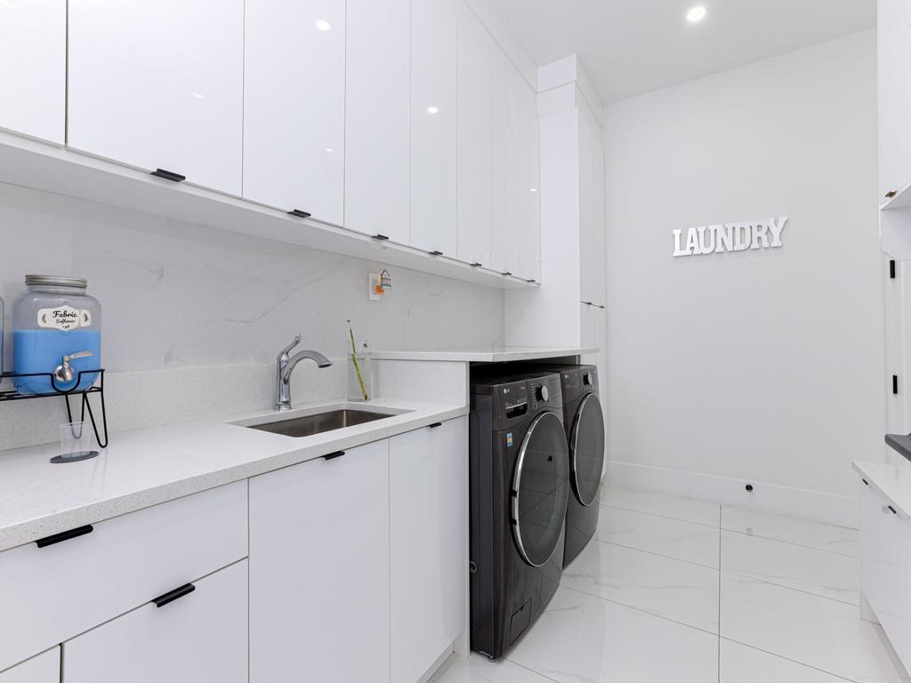 Listing Image for R3070438