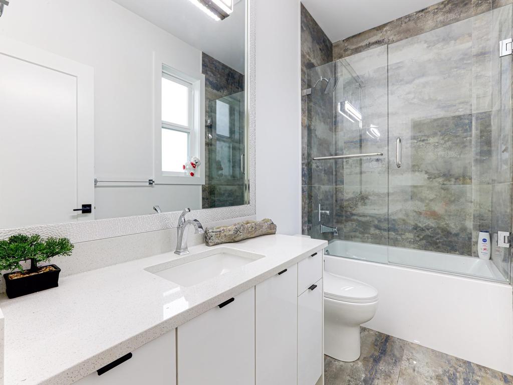 Listing Image for R3070438