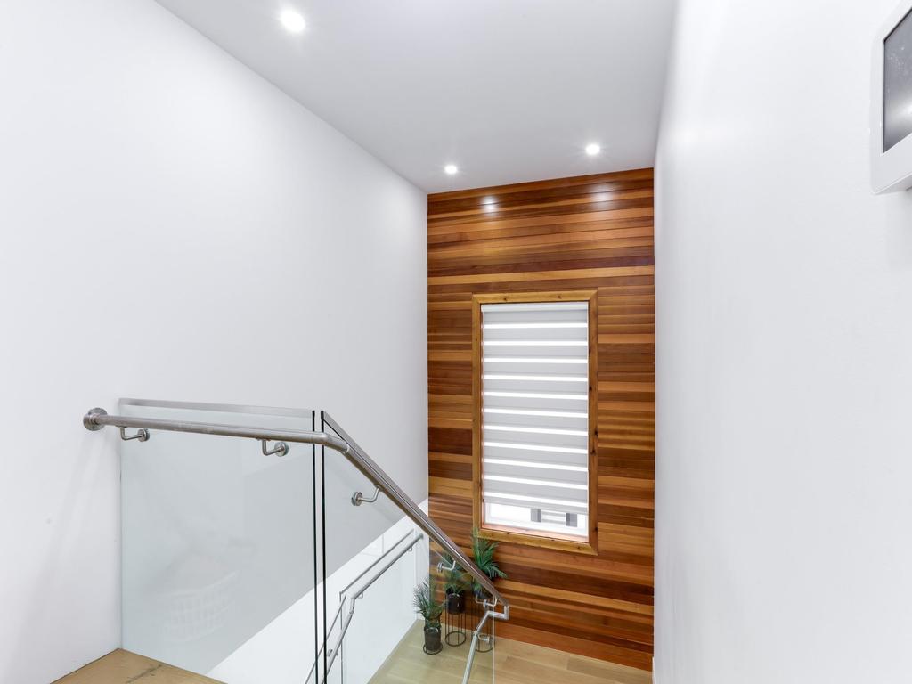 Listing Image for R3070438