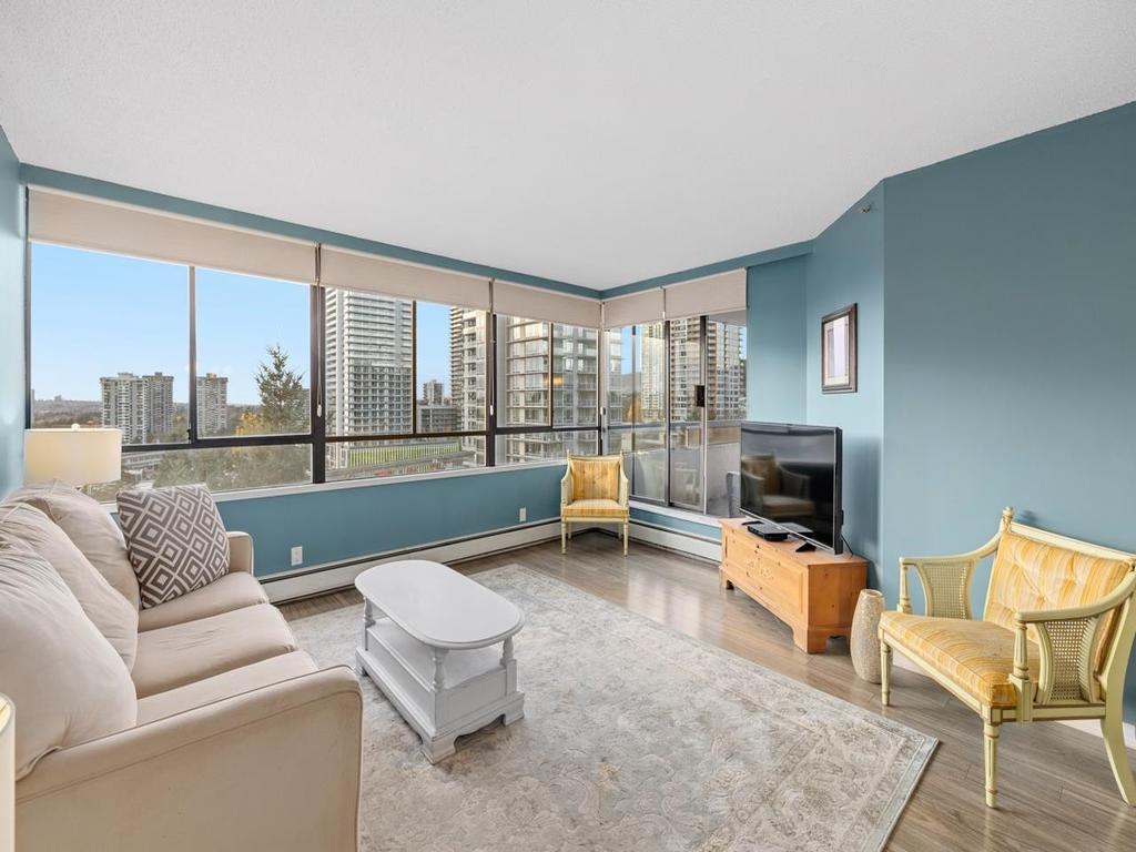 Listing Image for R3070482