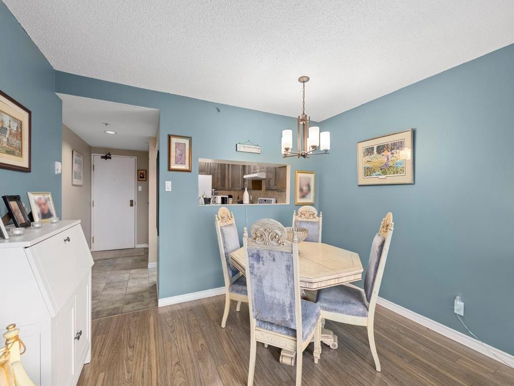 Listing Image for R3070482