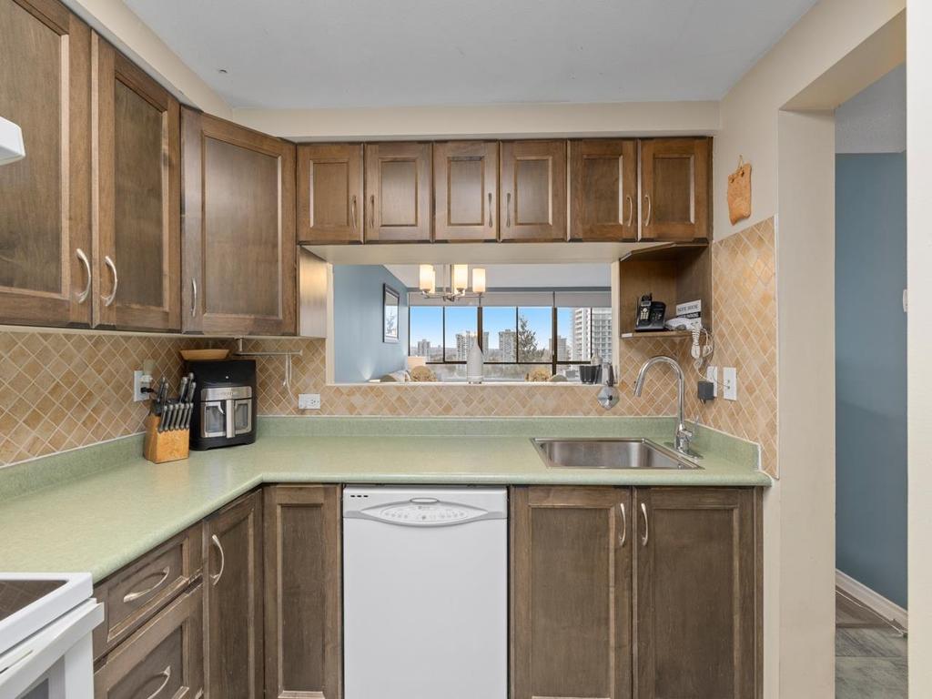 Listing Image for R3070482