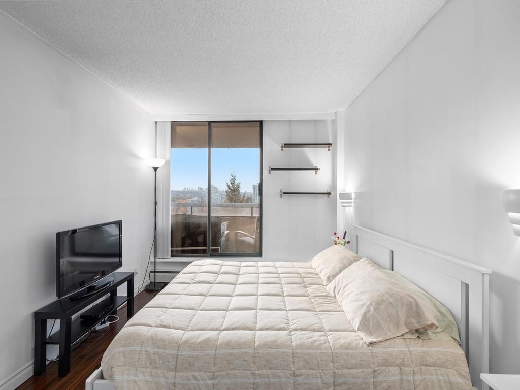 Listing Image for R3070482