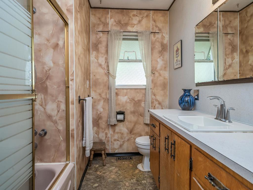 Listing Image for R3070529