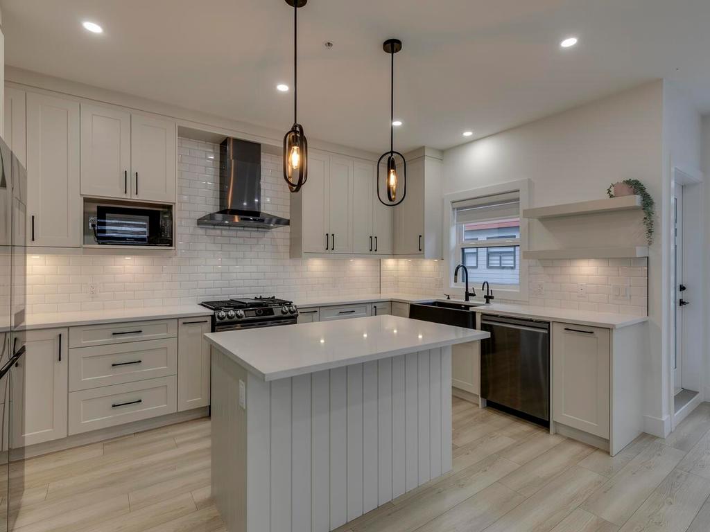 Listing Image for R3070536