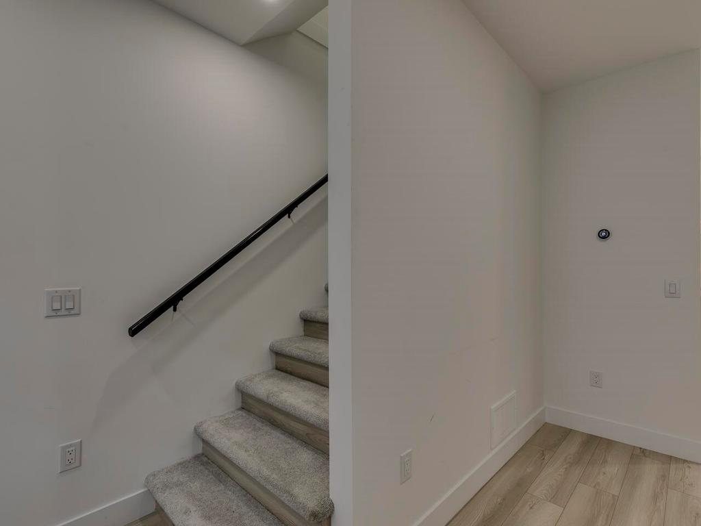 Listing Image for R3070536