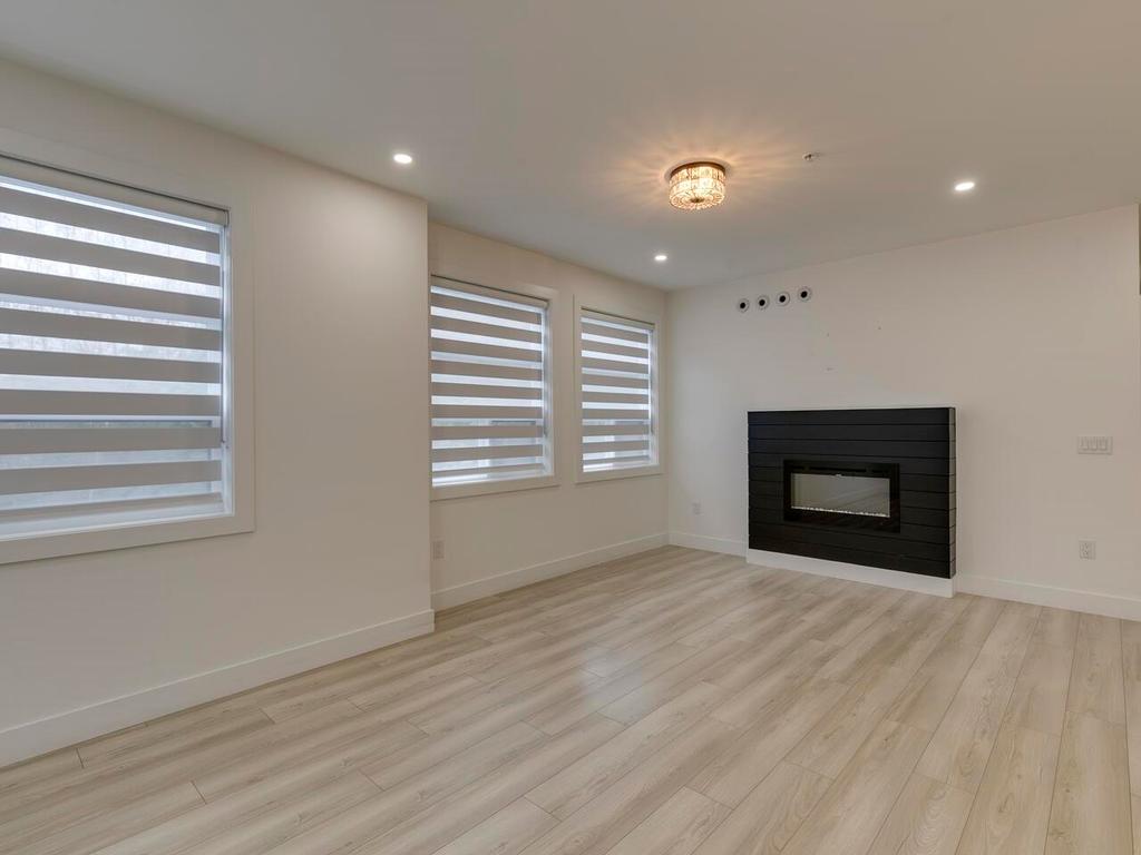 Listing Image for R3070536