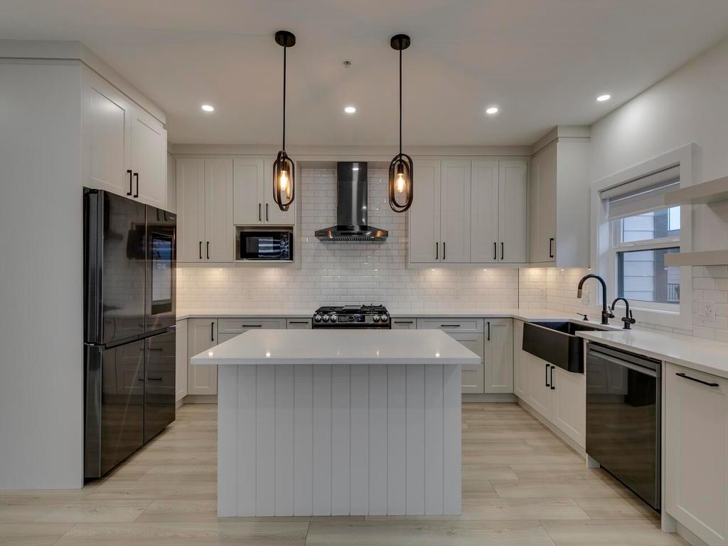 Listing Image for R3070536