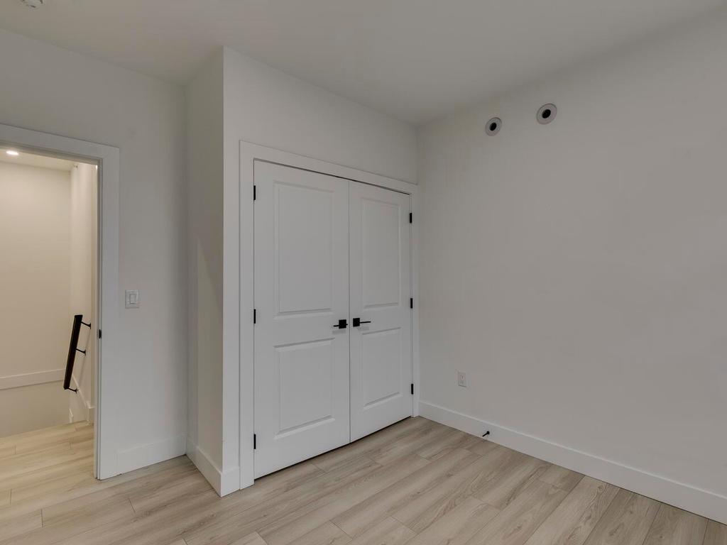 Listing Image for R3070536