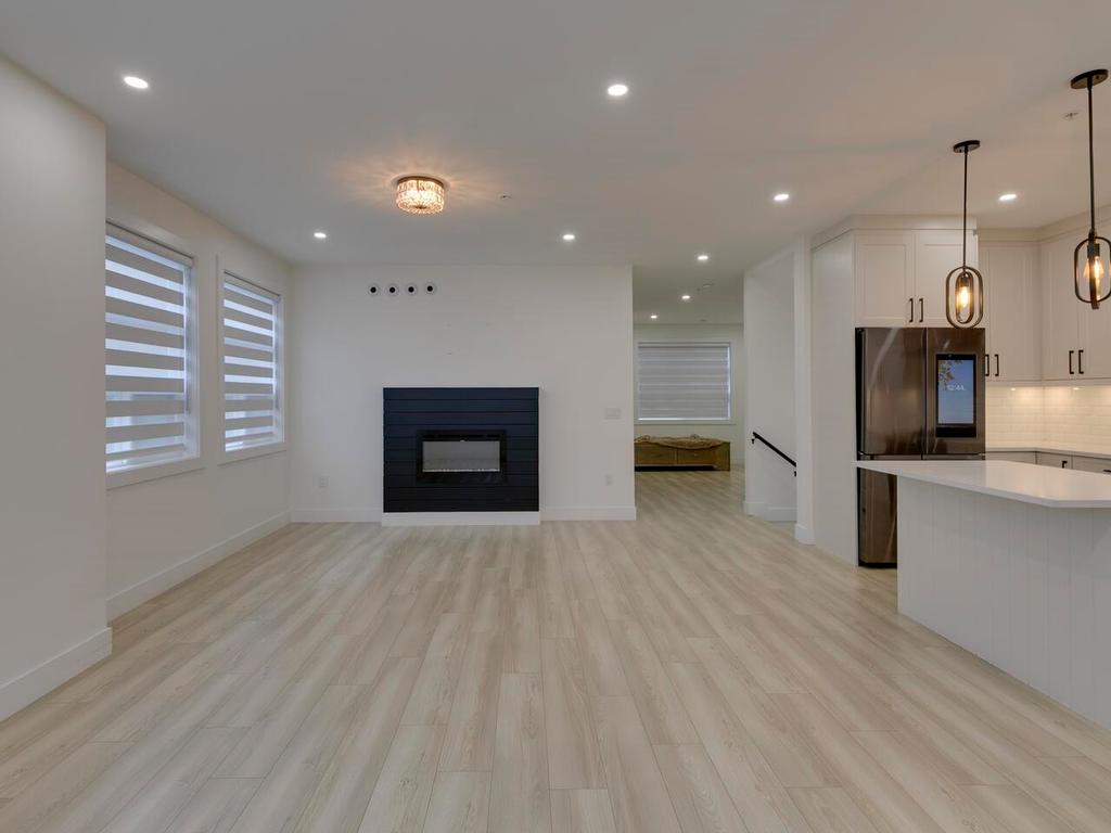 Listing Image for R3070536