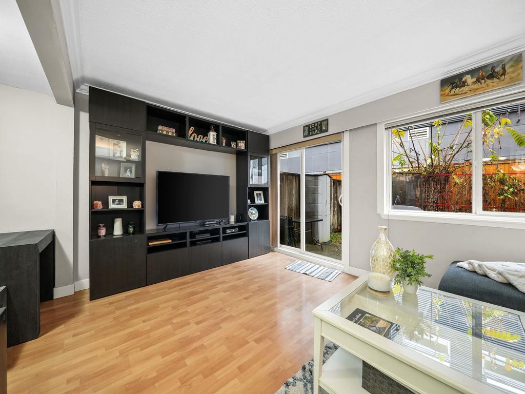 Listing Image for R3070558