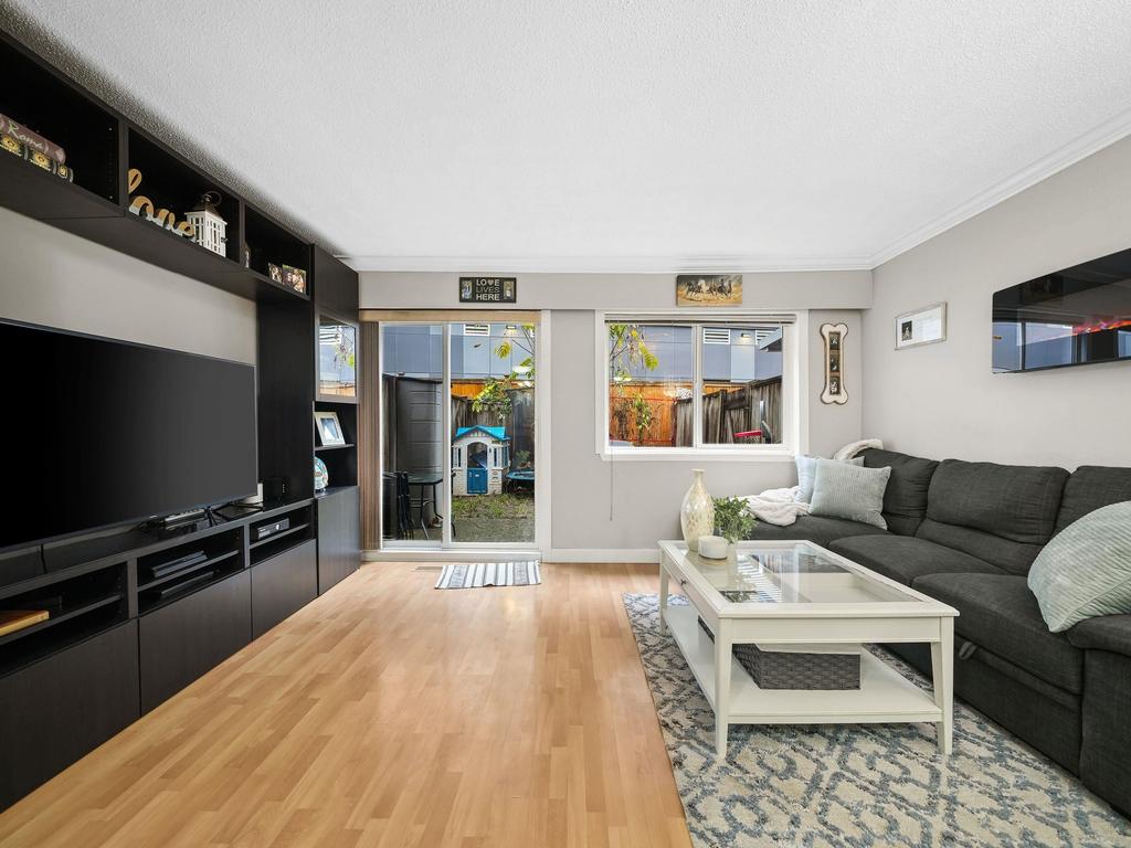 Listing Image for R3070558