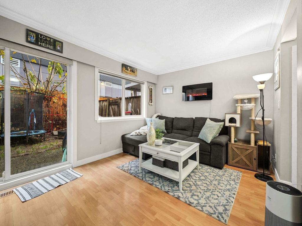 Listing Image for R3070558