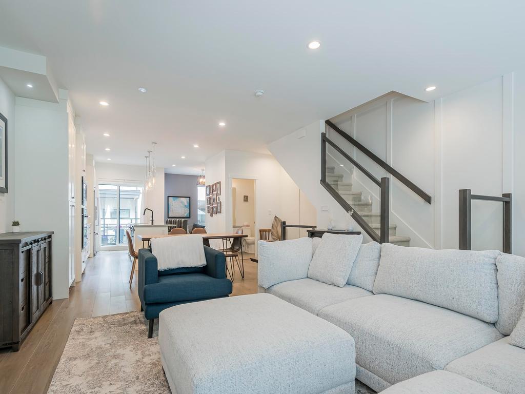 Listing Image for R3070580