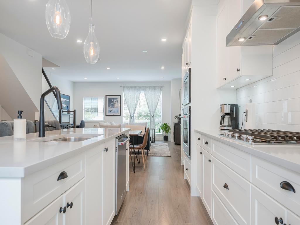 Listing Image for R3070580