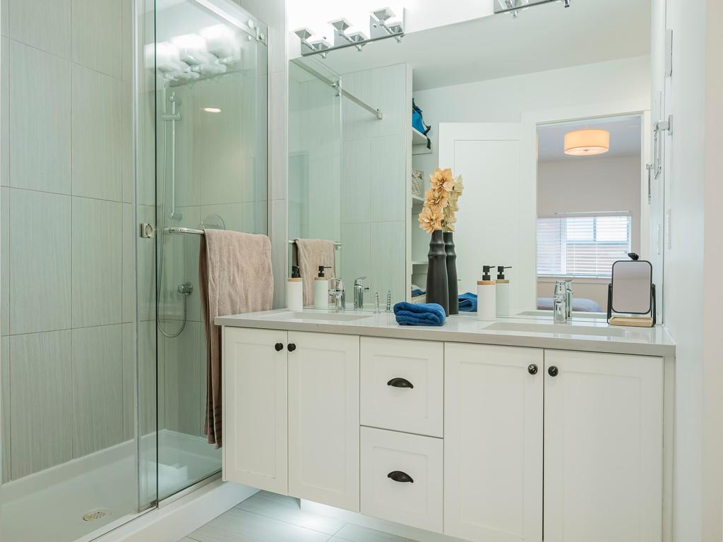 Listing Image for R3070580