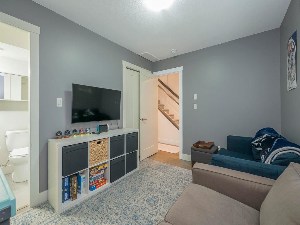 Listing Image for R3070580