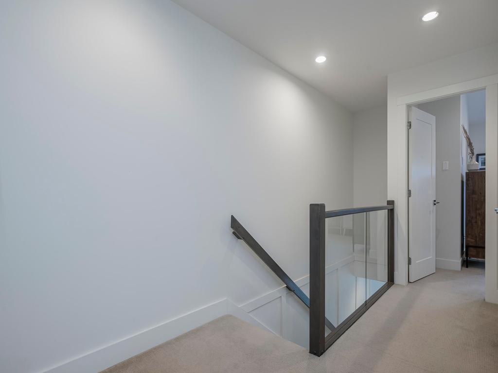 Listing Image for R3070580