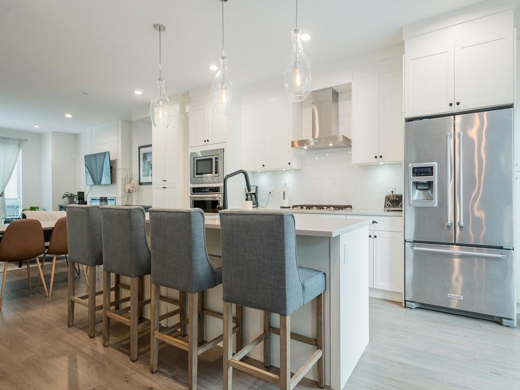 Listing Image for R3070580