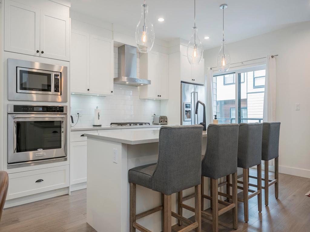 Listing Image for R3070580