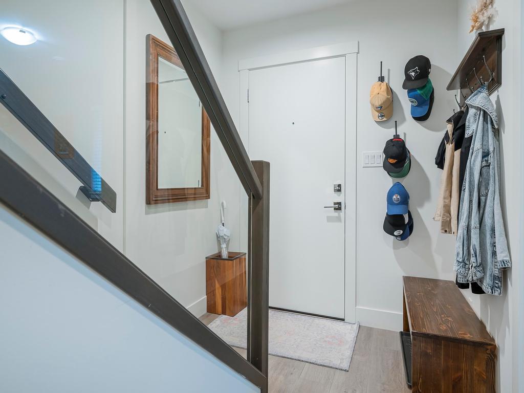 Listing Image for R3070580