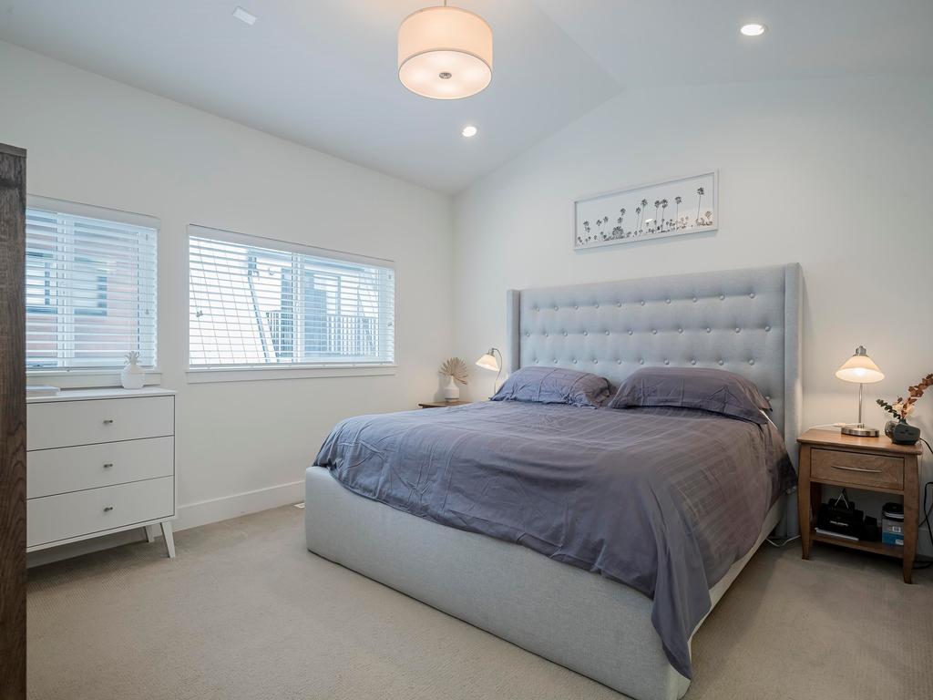 Listing Image for R3070580