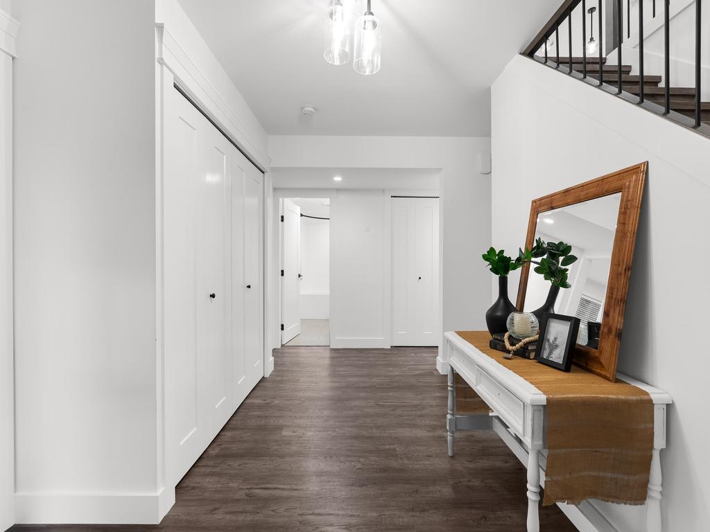 Listing Image for R3070588