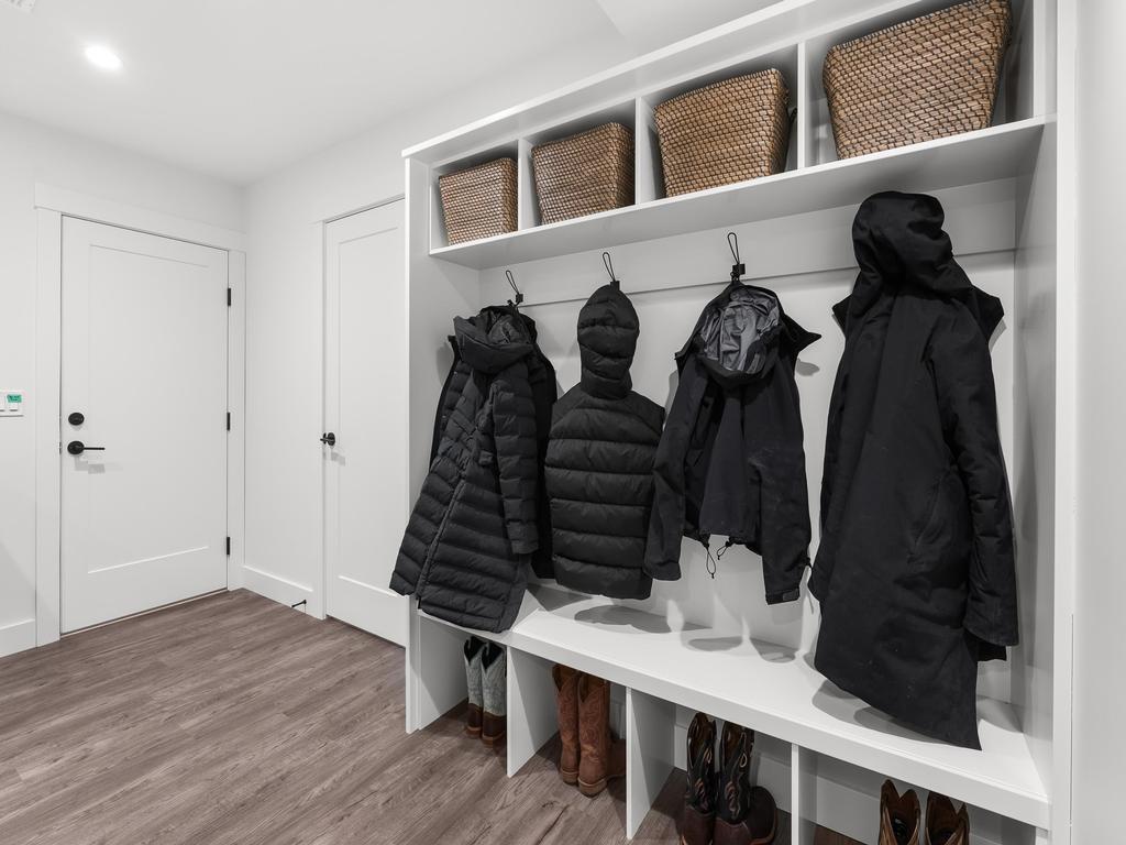 Listing Image for R3070588