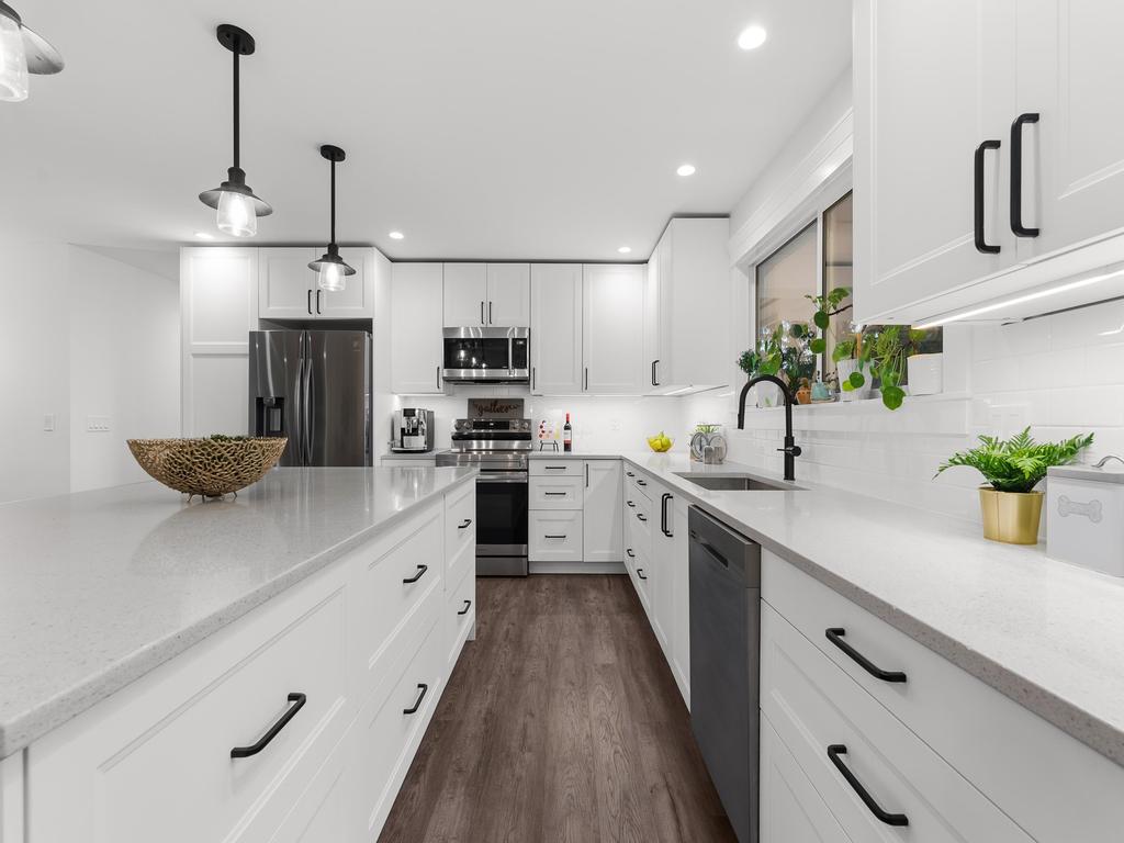 Listing Image for R3070588