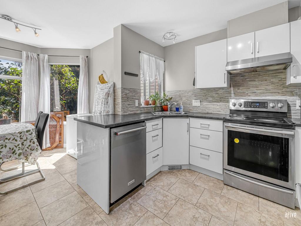 Listing Image for R3070603