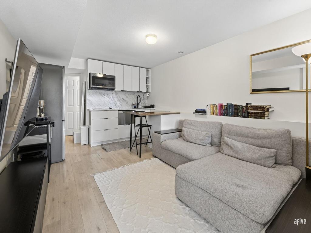 Listing Image for R3070603